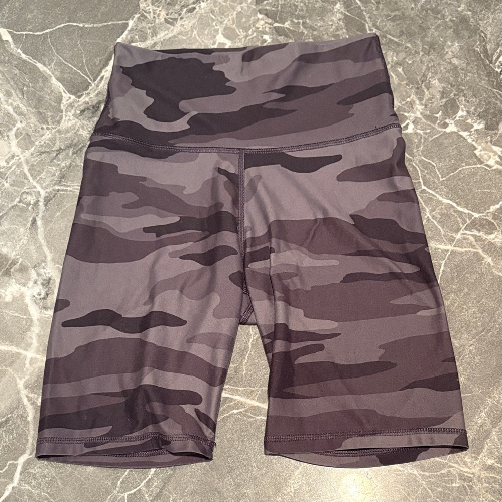 aerie Women's High-Rise Camo Athletic Bike Shorts - Black & Gray